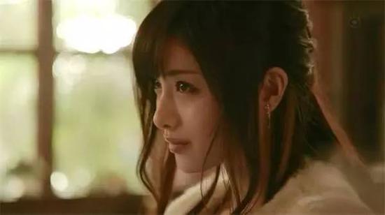 从村头小芳到国民小妖精,十元妹子如何悄悄变