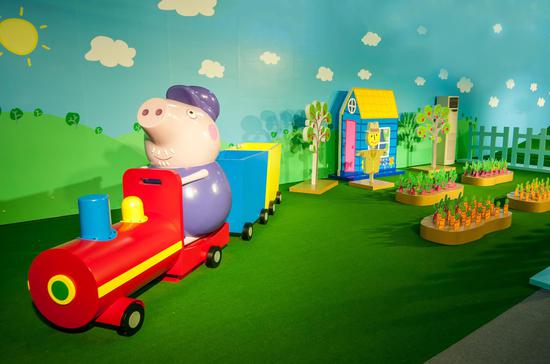 小猪佩奇“超级互动游乐场”-“猪爷爷的小火车”