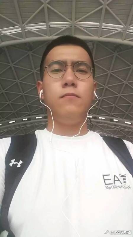 体育老师酷似彭于晏