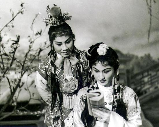 《红楼梦》徐玉兰饰贾宝玉, 王文娟饰林黛玉(1958年)