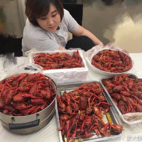 赵丽颖为了小龙虾不想卸妆,孙红雷吃出西餐的