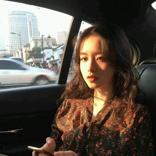 女生