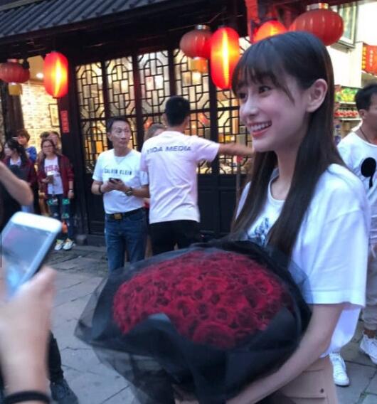 Baby获粉丝探班(3)