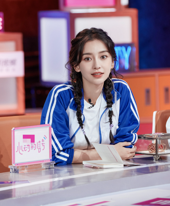 angelababy麻花辫,angelababy马尾辫扎法 angelababy解锁校园风look 麻花辫配运动服笑容甜美可人