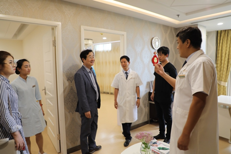 专注鼻部艺术 郑东学与北京叶子携手设立鼻整