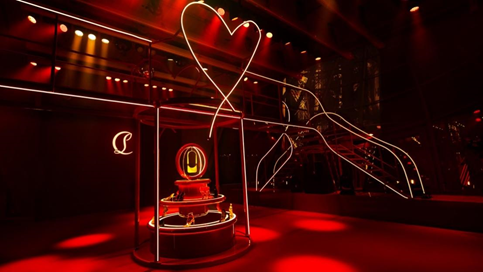 CHRISTIAN LOUBOUTIN·͢ڰ谣ƶGustave Eiffel RoomĻ2023Ůʿϵ