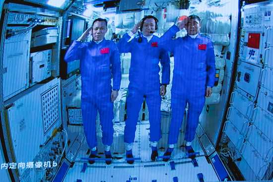 双语热点：详解神舟十二号载人飞船发射