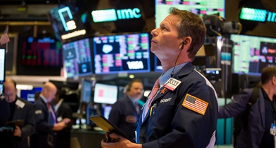 Wall Street nosedives amid heightened coronavirus fears