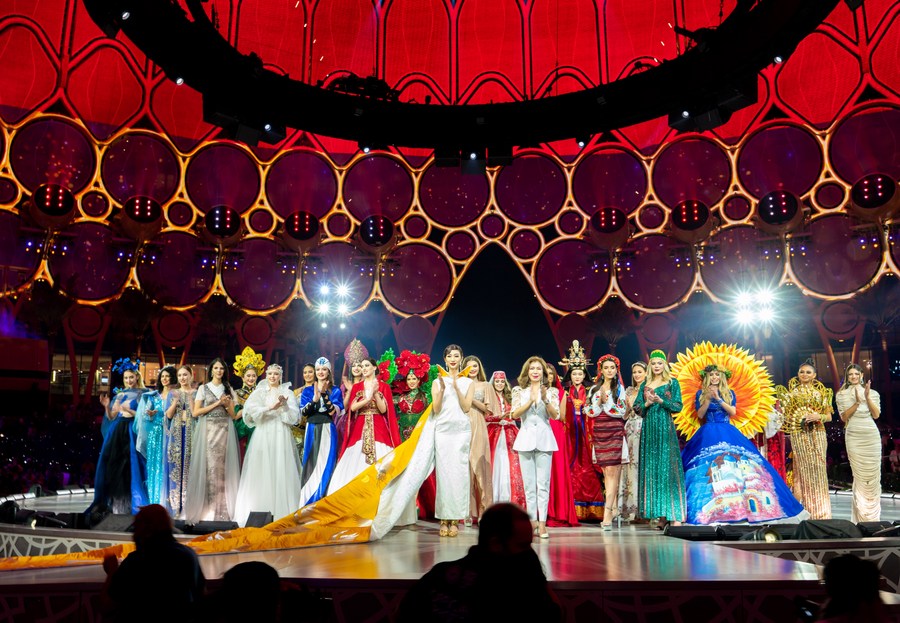Chinese qipao's fashion gala shines in Expo 2020 Dubai