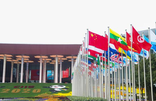  Photo taken on Nov. 2, 2020 shows the south square of the National Exhibition and Convention Center (Shanghai), the main venue for the 3rd China International Import Expo (CIIE), in east China's Shanghai.  (Xinhua/Ding Ting)