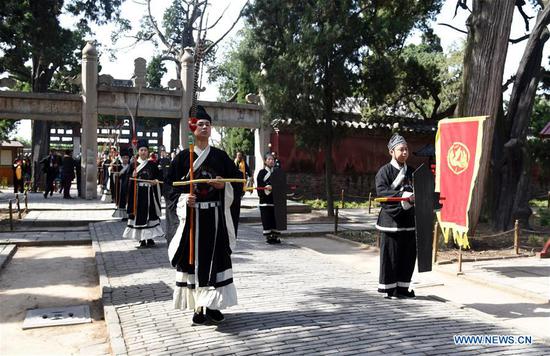 凤凰平台开户注册 1 人们在山东纪念中国古代哲学家孟子和孟母 1