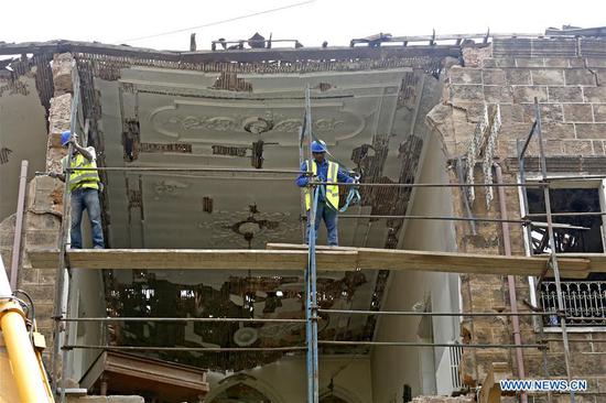 A damaged building is seen in Beirut, Lebanon, Aug. 13, 2020. A total of 601 heritage buildings were damaged due to the explosions that rocked Beirut on Aug. 4, of which 70 may fall if not quickly restored, the National News Agency reported on Wednesday. (Xinhua/Bilal Jawich)