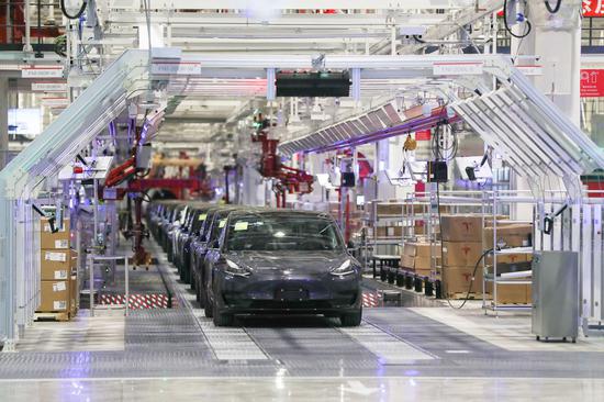 Photo taken on Jan. 7, 2020 shows China-produced sedans at Tesla's gigafactory in Shanghai, east China. (Xinhua/Ding Ting)