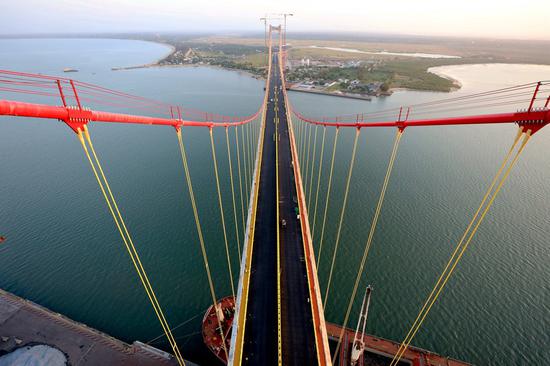 File photo taken on May 10, 2018 shows the aerial view of the Chinese-built Maputo Bridge in Maputo, Mozambique. (Xinhua/Wang Teng)