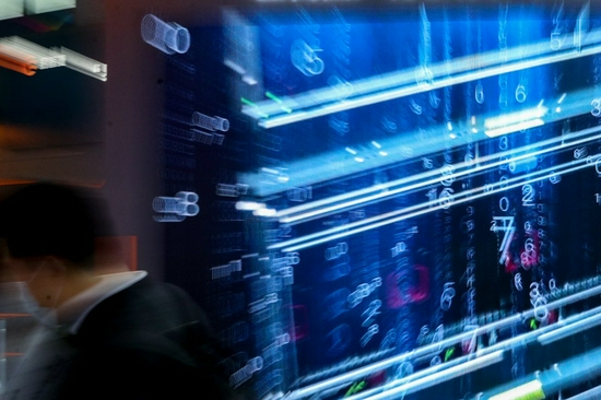 A visitor watches a promotion video at the China International Big Data Industry Expo 2021 in Guiyang, southwest China's Guizhou Province, May 26, 2021. (Xinhua/Ou Dongqu)