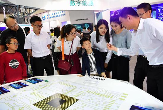 hnology displayed at exhibition in Fuzhou, SE China