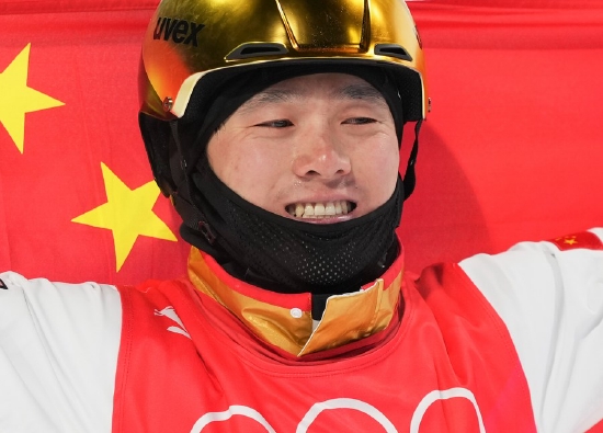 Qi Guangpu of China celebrates after winning the freestyle skiing men's aerials final of Beijing 2022 Winter Olympics. (Xinhua/Yang Shiyao)