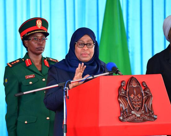 Tanzanian President Samia Suluhu Hassan (Front) delivers a speech in Dodoma, capital of Tanzania, on March 31, 2021. Tanzanian President Samia Suluhu Hassan on Wednesday announced the appointment of new finance minister and foreign minister in a cabinet reshuffle. (Tanzanian State House/Handout via Xinhua)