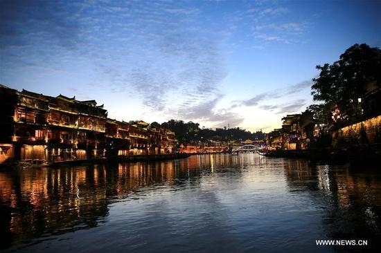 Tourist Destination Meaning In English