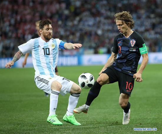 Croatia batters Messi's Argentina 3-0 to enter W