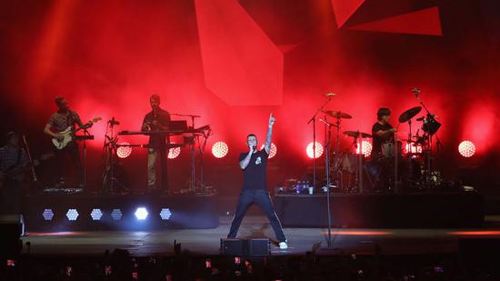 Maroon 5 to perform during 2019 Super Bowl h