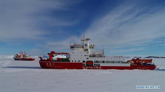 凤凰平台开户注册 3 中国破冰船雪龙号和雪龙2号在中国中山站附近海域 3