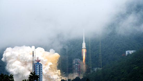 A carrier rocket carrying the last satellite of the BeiDou Navigation Satellite System (BDS) blasts off from the Xichang Satellite Launch Center in southwest China's Sichuan Province, June 23, 2020. (Xinhua/Xue Chen)