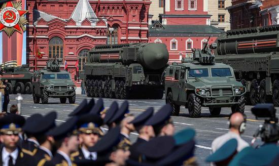 A Russian RS-24 Yars intercontinental ballistic missile system rolls down the Red Square during a rehearsal for the Victory Day parade in Moscow, Russia, May 7, 2019. (Xinhua/Bai Xueqi)