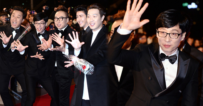 《无限挑战》闹红毯 刘在石朴明秀等嗨翻