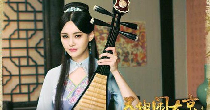 《五鼠》重现原著经典场景 郑爽优雅抚琴