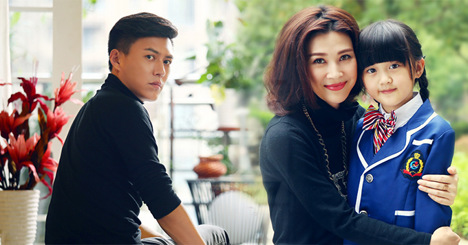 组图:《我们的爱》曝靳东潘虹剧照 画风温情