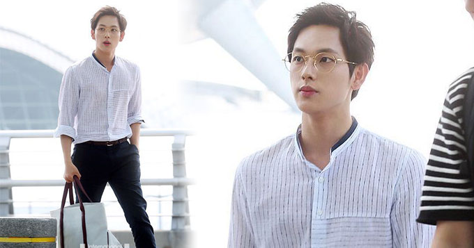 组图：任时完现机场超帅 穿白衬衫戴眼镜似学长