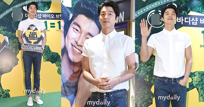 韩星孔侑亮相活动 白衣牛仔裤简单有型