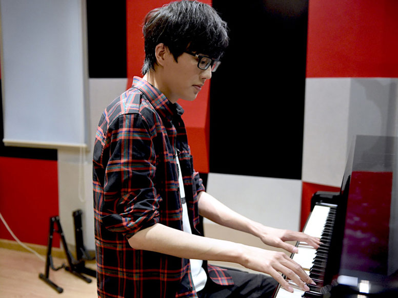 近距离接触许嵩，他是这样的