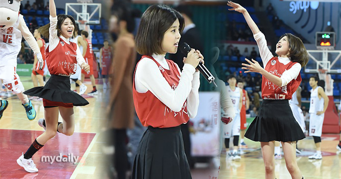 组图：韩少女歌手献唱篮球赛 玩儿投篮短裙飞起