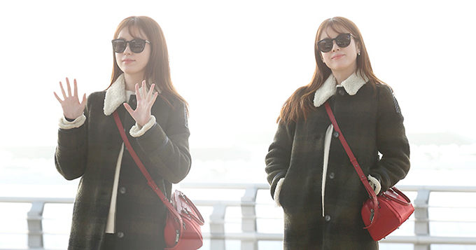 韩孝周飞香港参加MAMA 可爱似邻家女孩