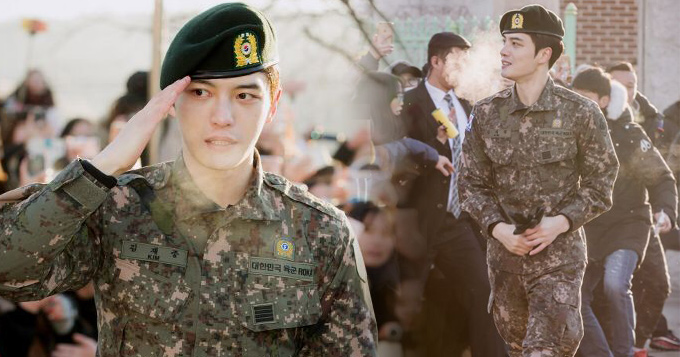 JYJ金在中退伍鼻尖通红 粉丝迎接超开心