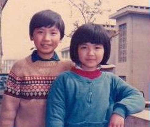刘涛和哥哥合照