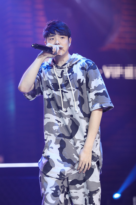 嘻哈选手辉子不理 刷票 质疑:官方会给出解释|辉