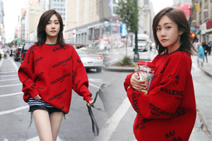 刘芸长腿吸睛甜美可人宛如糖果少女