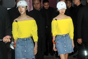 周冬雨脸冒油光创可贴醒目无偶像包袱