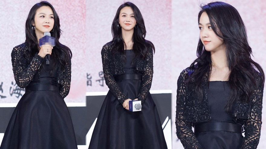 汤唯又双叒美了 黑色礼裙亮相女神范儿十足