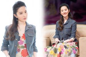 刘亦菲穿长裙配牛仔外套清新甜美
