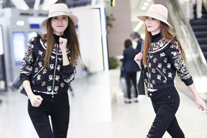 预告复合？林志玲心情大好对镜头卖萌