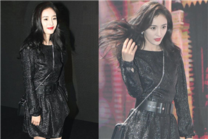 杨幂黑色小短裙秀美腿 妩媚撩发身材纤细