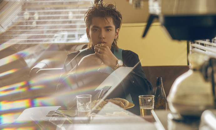 ���ෲ��ѹGaga��A�ã���������ȫ��Ȧ��