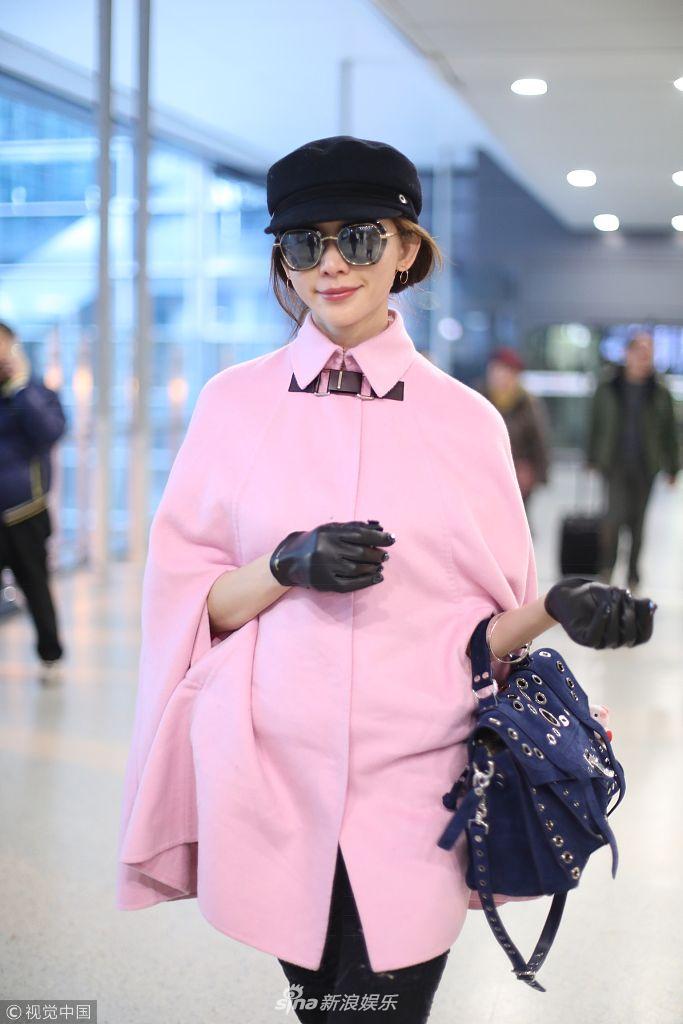组图:仙女本仙!林志玲穿粉嫩斗篷装美得冒泡