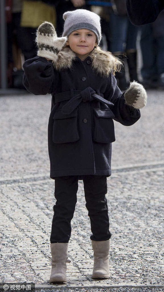 芭比娃娃风衣_芭比娃娃(2)
