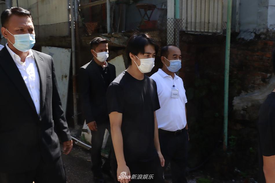 择吉进人口_人口老龄化(3)