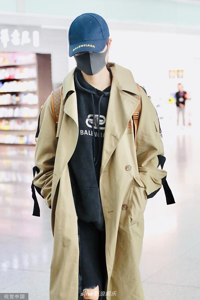 棒球帽配风衣_和平精英黄金风衣图片(3)